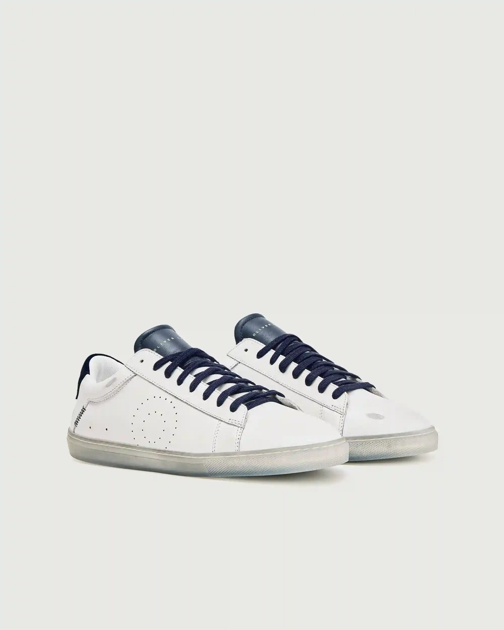 Alternative view of Low 1 | Navy Yin Yang Subdued
