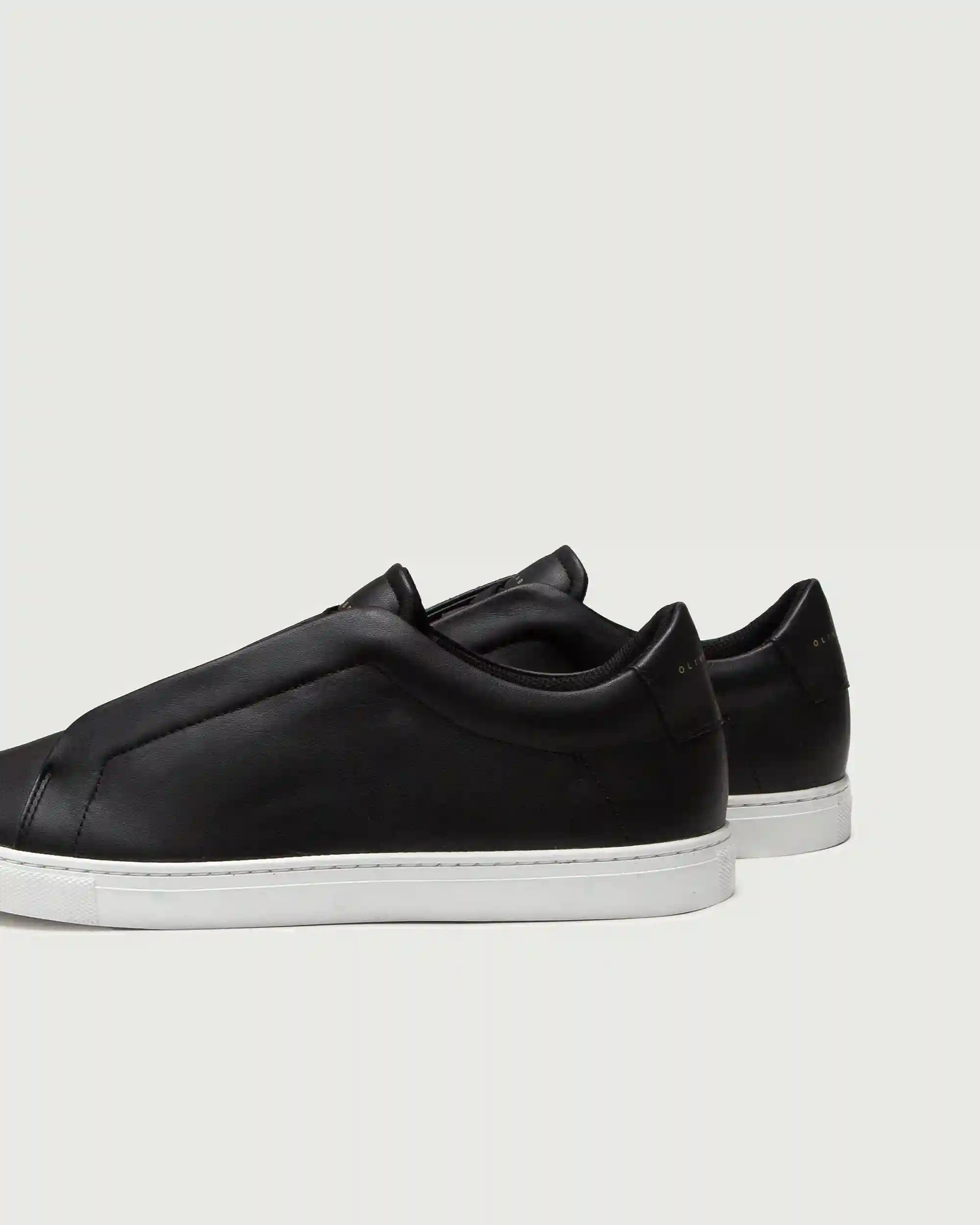 Alternative view of Low 1 Laceless | Black